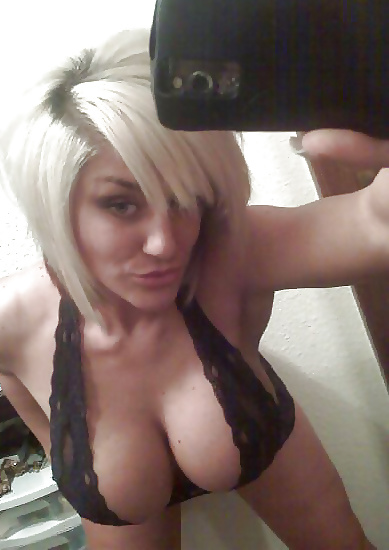 Amateur Reifen Bimbo Mit Großen Titties Selfshots #40184391