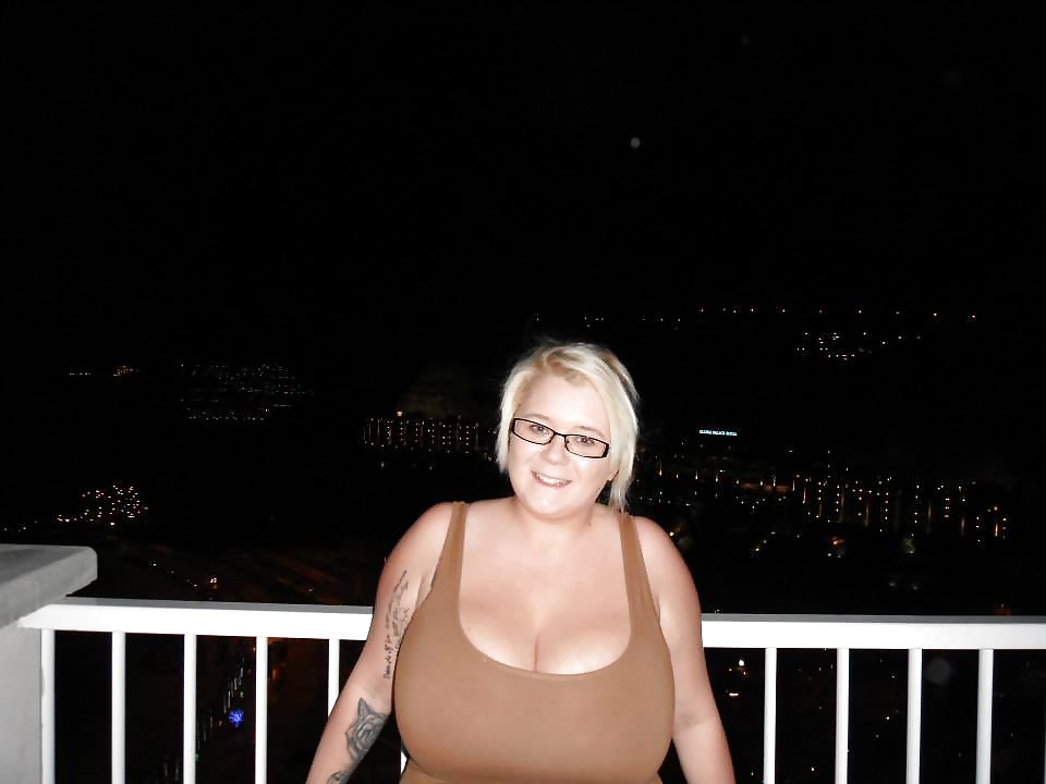 Todo tipo de tetas 8
 #26178261