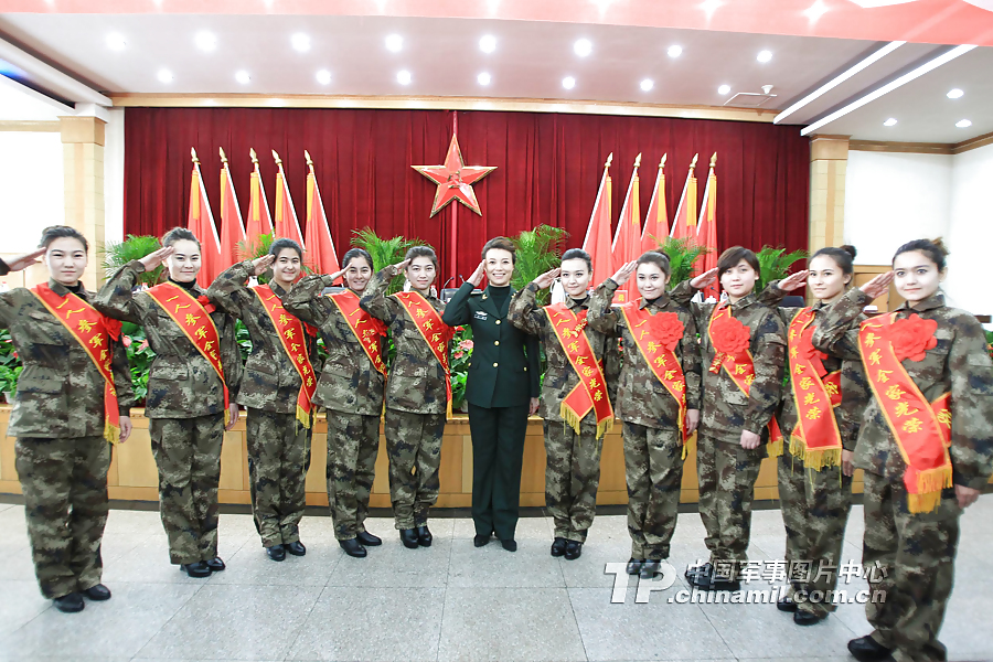 Women in uniform #23068990