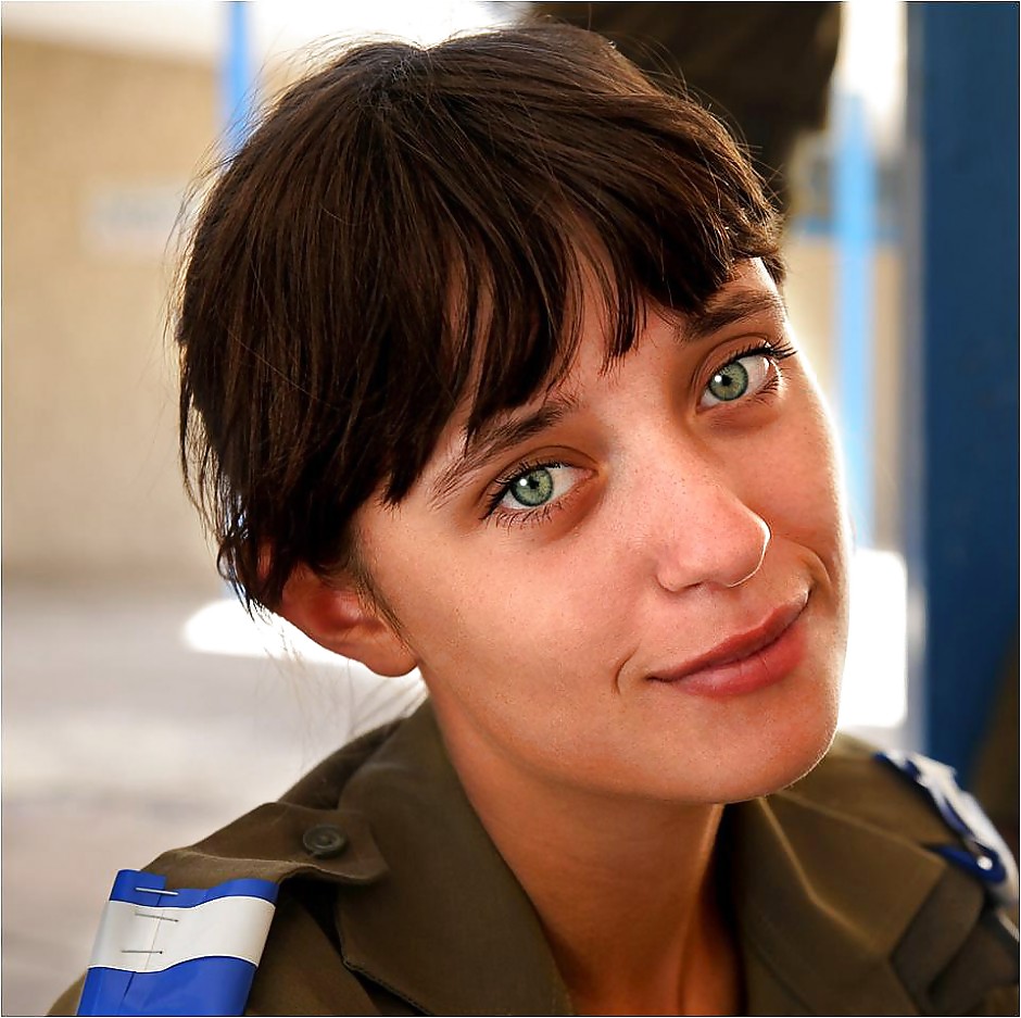 Women in uniform #23069001