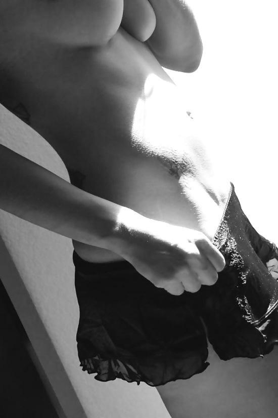 Week9-underboob
 #39301777