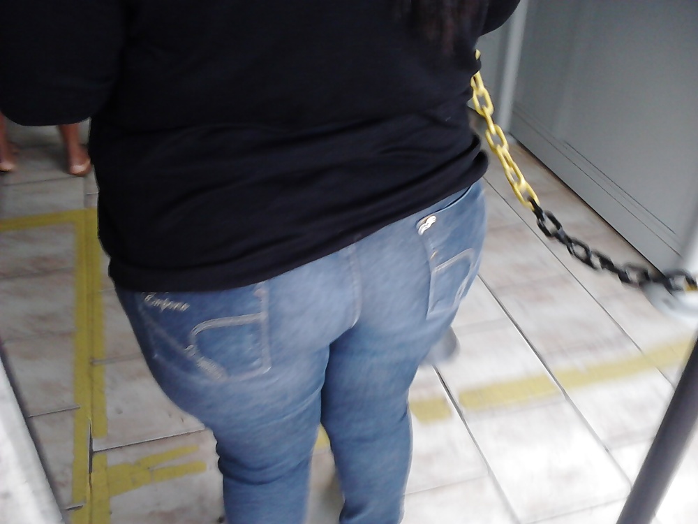 Gordinha na fila #33685241