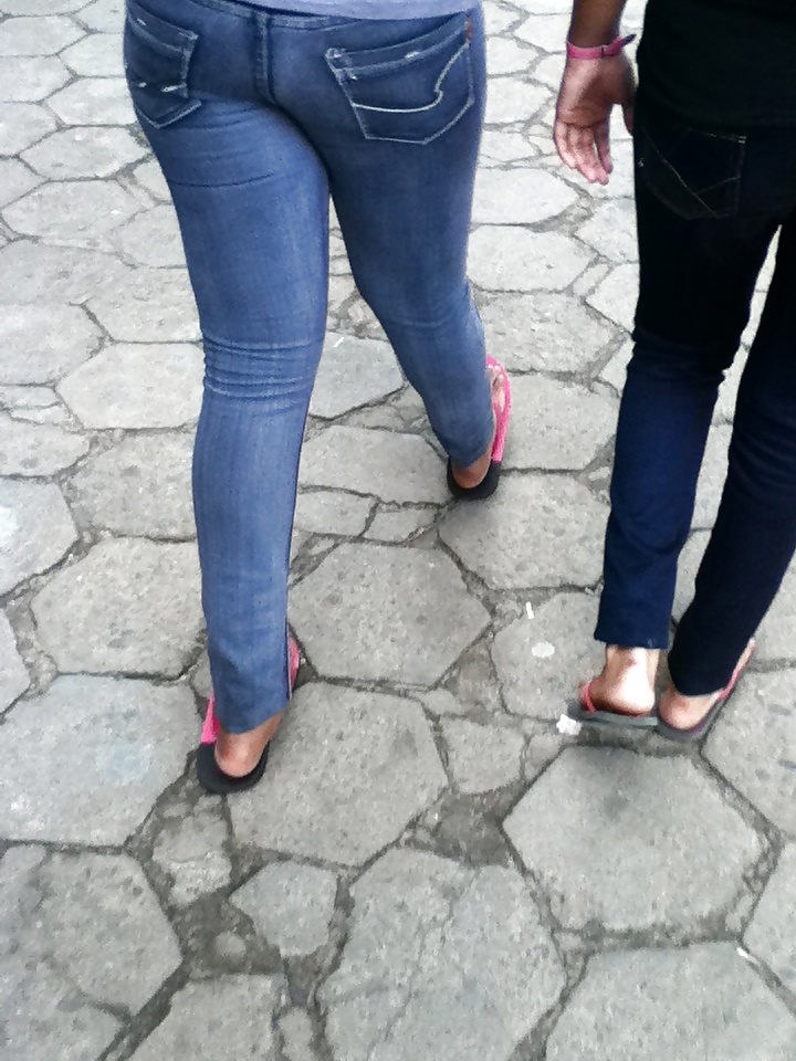 Culo di jeans stretto indiano
 #29603600