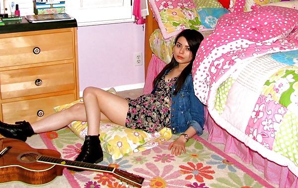 Miranda Cosgrove #27666571