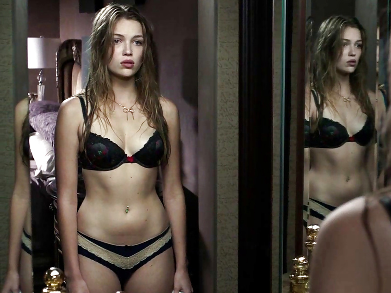 Lili Simmons #26757866