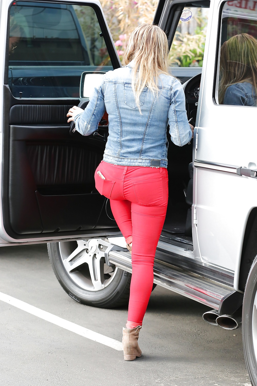 Hilary Duff Sexy Ass in Leggings & Jeans (HQ) #31484726