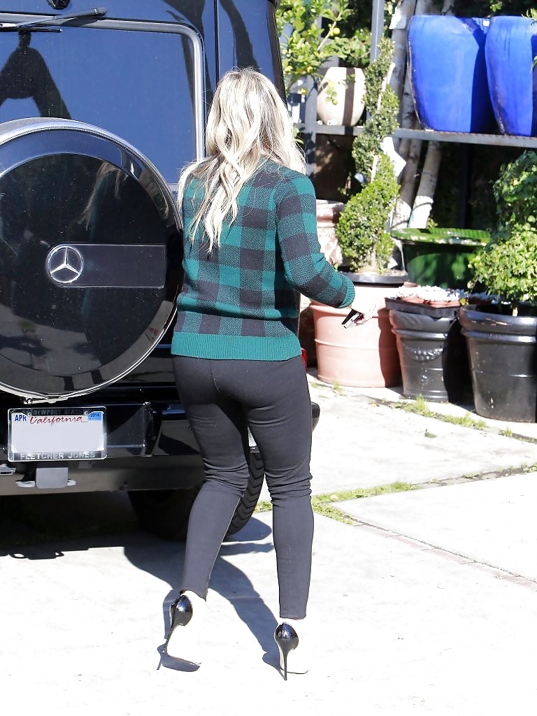 Hilary Duff Sexy Ass in Leggings & Jeans (HQ) #31484758