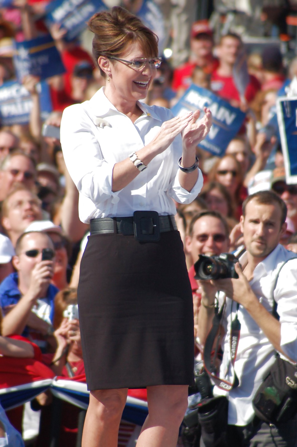 I want to pull Sarah Palin's skirt down on stage #28559879