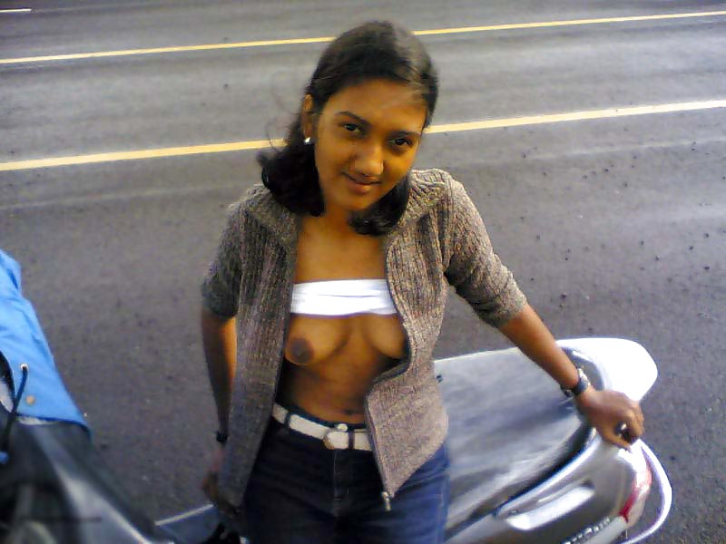 Hot Indian Bombs Nude Semi Nude Dessssi Girls pictures #33476602