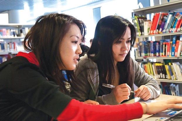 Asiatische Studenten #34856397