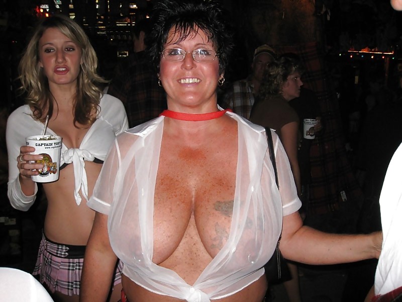 Older womn braless 3. #35964039