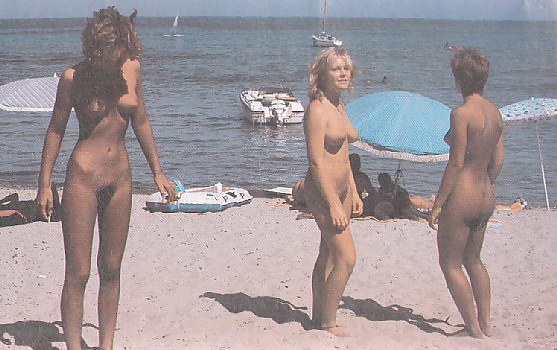 Spiaggia dell'amore: più nudisti d'epoca
 #38396767