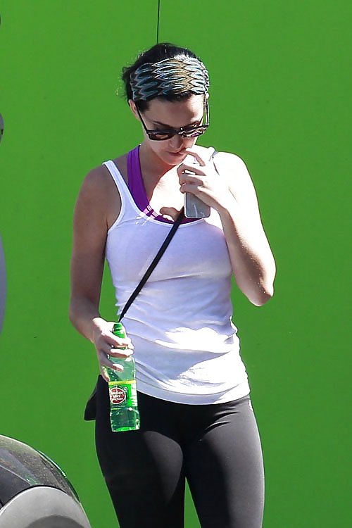 Katy Perry Riesigen Titten Und Arsch In Leggings (hq) #39724958
