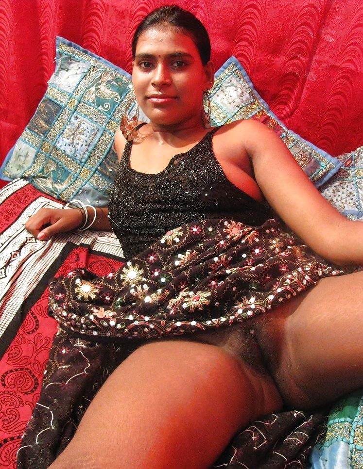 Dentro de una casa de prostitución india - parte 2
 #24467563