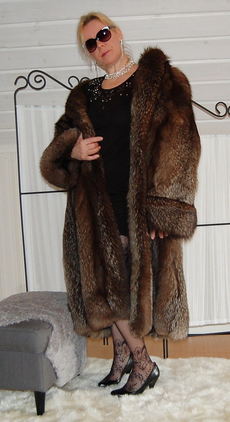 GODDESS OF FURS #27865555