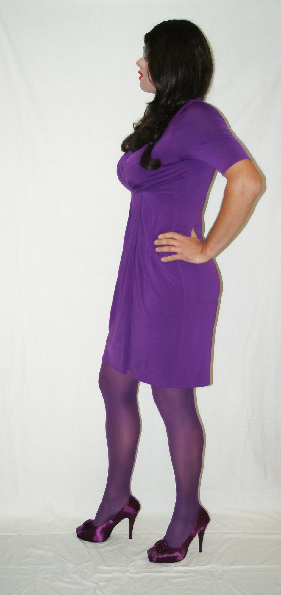 Violetten Kleid Und Strumpfhosen #41059987