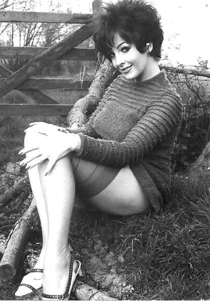 Signore inglesi mostrano le gambe 1960s
 #32107340