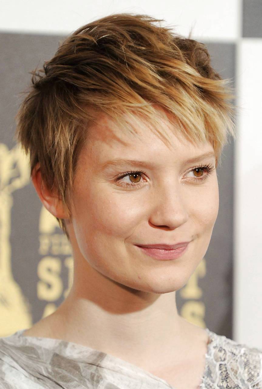 Short hair celebs and sporties #35907666