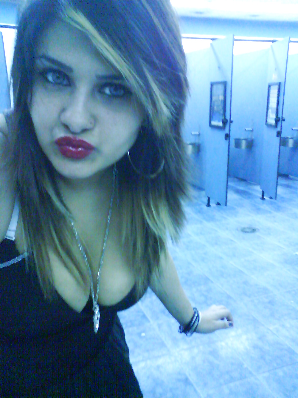 Jóvenes calientes 
 #28205942