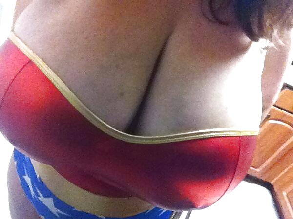 豊満な乳房 60
 #25227488