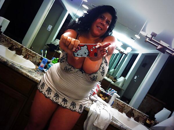 豊満な乳房 60
 #25227541