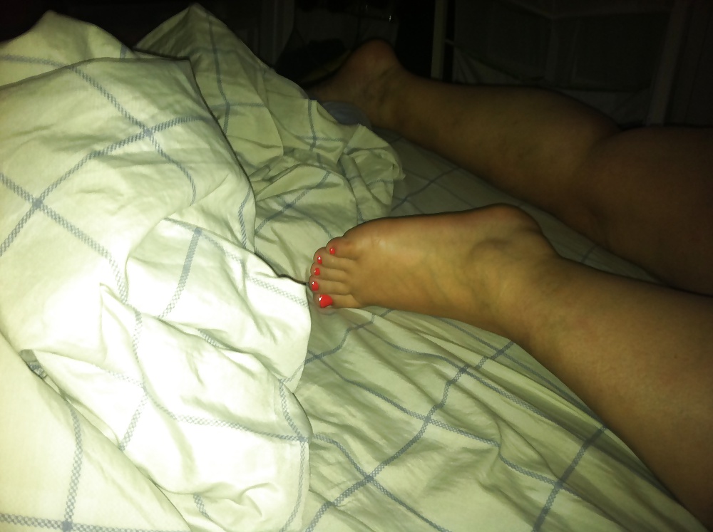 Los pies sexy de mi esposa pt2
 #34075872