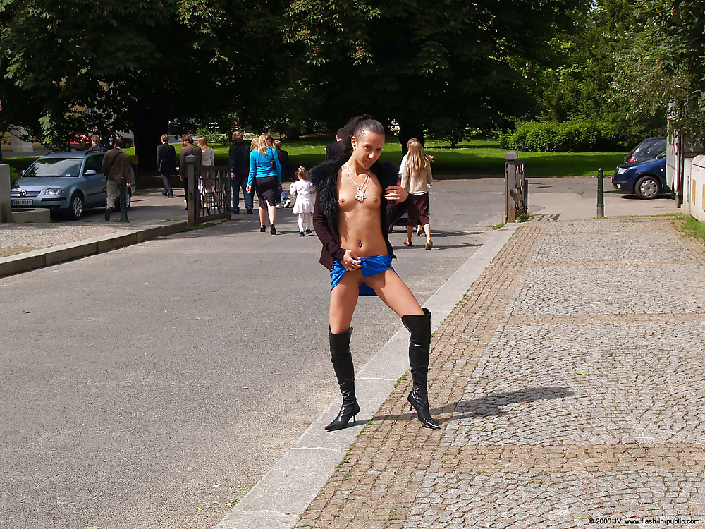 British girl nude in public (Camaster) #32143121