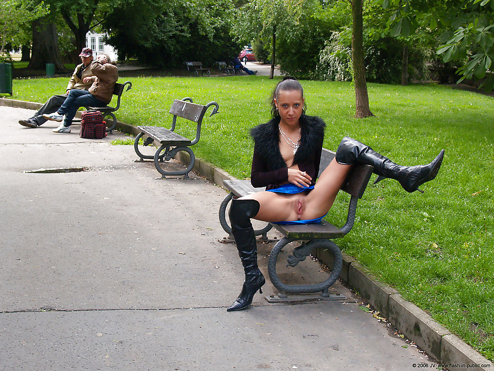 British girl nude in public (Camaster) #32143129