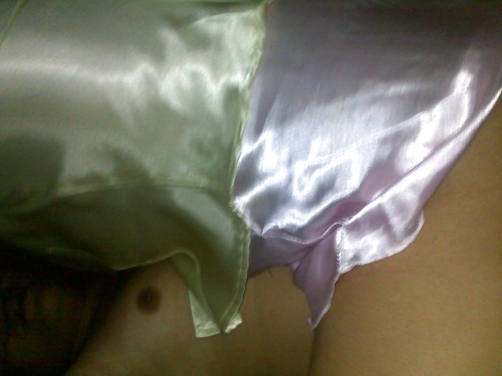 SATIN WHITE AND PINK #35580584