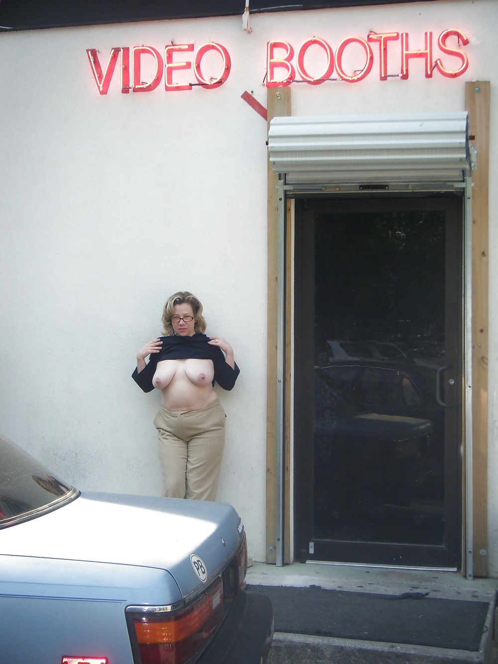 大人の劇場の淫乱女
 #40109631