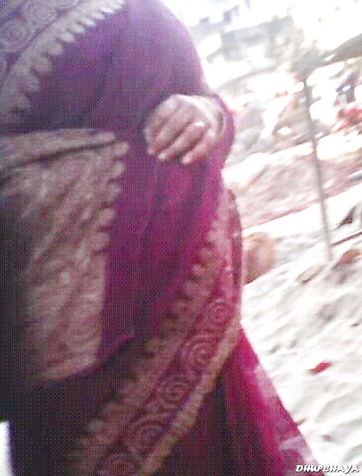 バングラデシュの女性が着るシャリー
 #24767885