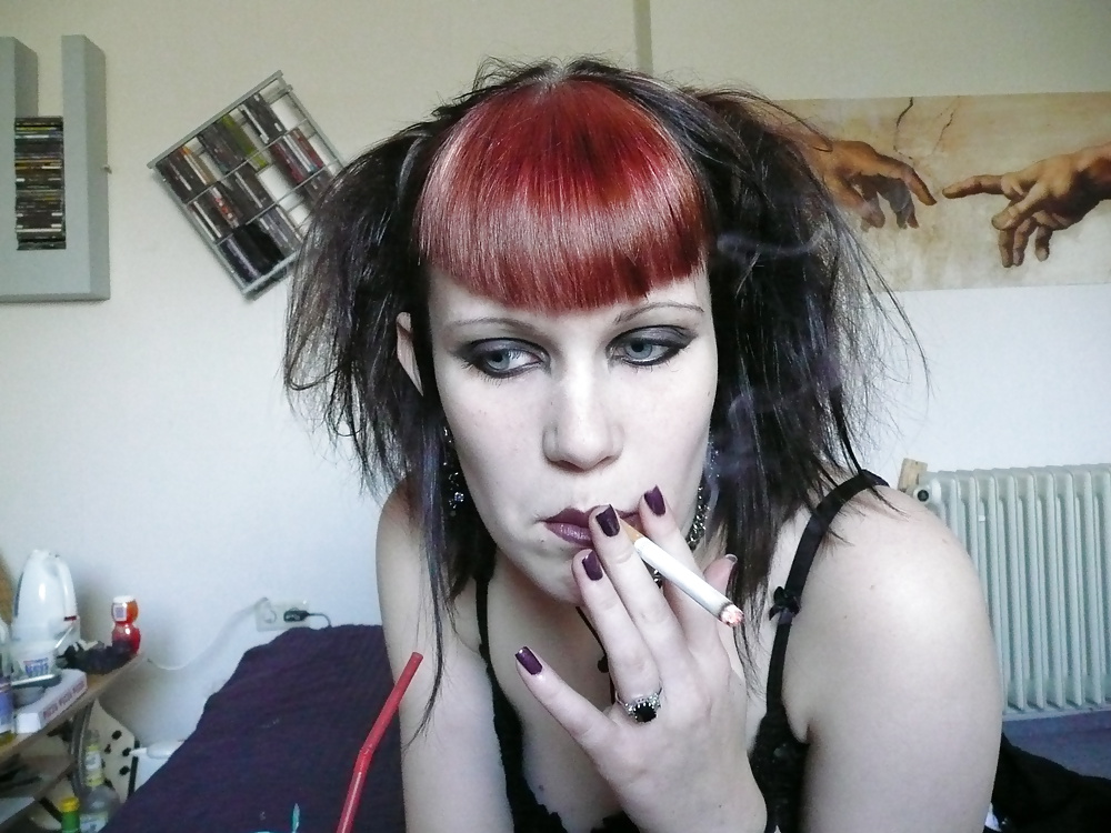 Goth slut
 #27952350