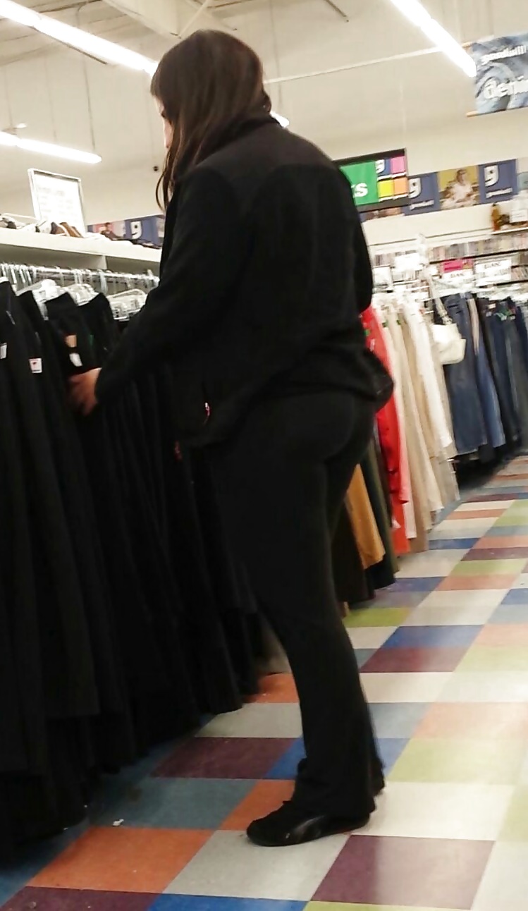 Public shopping candid teen and mature leg, ass and tits - 3 #39323716