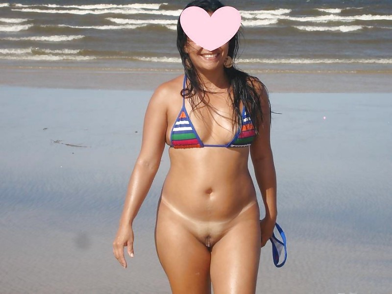 ブラジルの女の子のヌードビーチ 
 #37454775