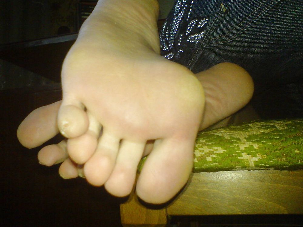 Feet and toes #27152205