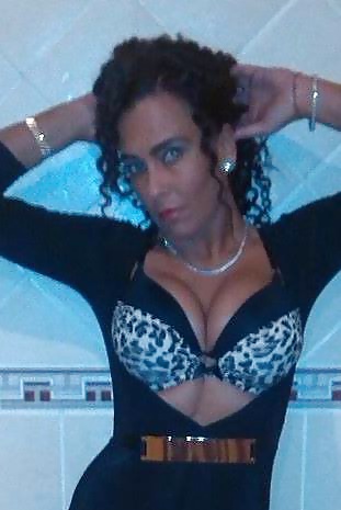 淫らな女
 #40406232