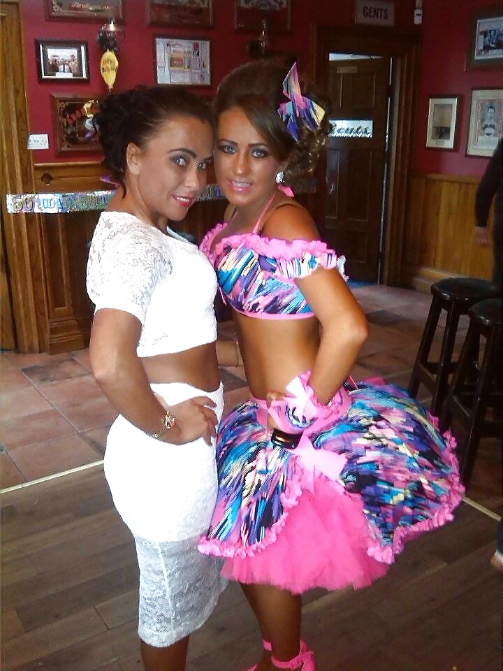 淫らな女
 #40406259