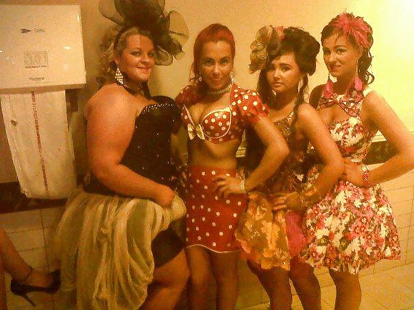 淫らな女
 #40406283