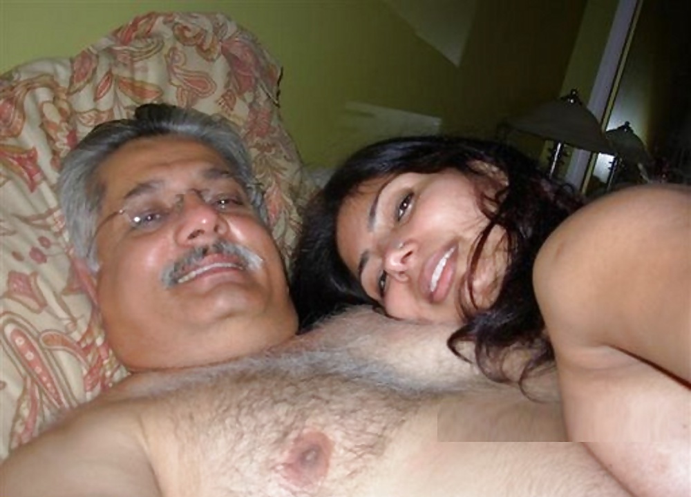 INDIAN LADY WITH OLDY -INDIAN DESI PORN SET 10.8 #32130009