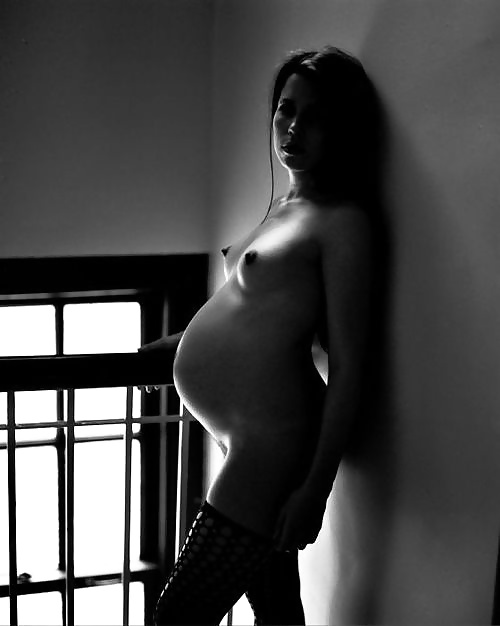 Pregnant - Sensualite Des Courbes #26682131