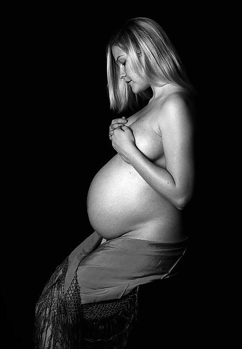 Pregnant - Sensualite Des Courbes #26682433