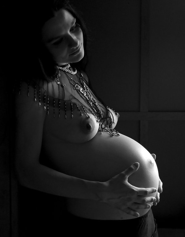 Pregnant - Sensualite Des Courbes #26682597