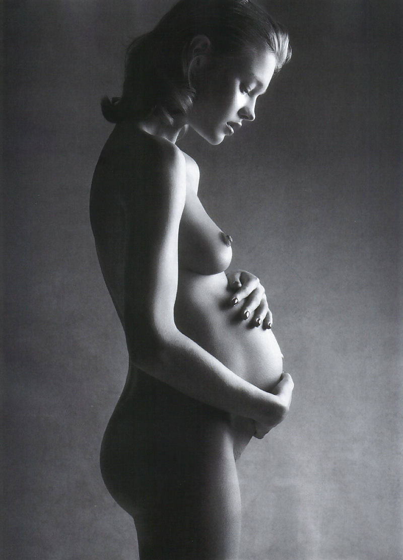 Pregnant - Sensualite Des Courbes #26683644