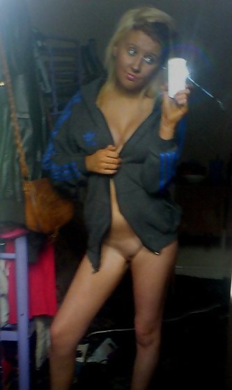 Chavas británicas, putas, zorras y putos
 #23975601