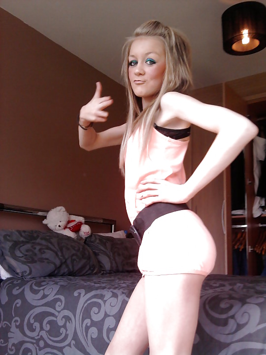 Chavas británicas, putas, zorras y putos
 #23975619