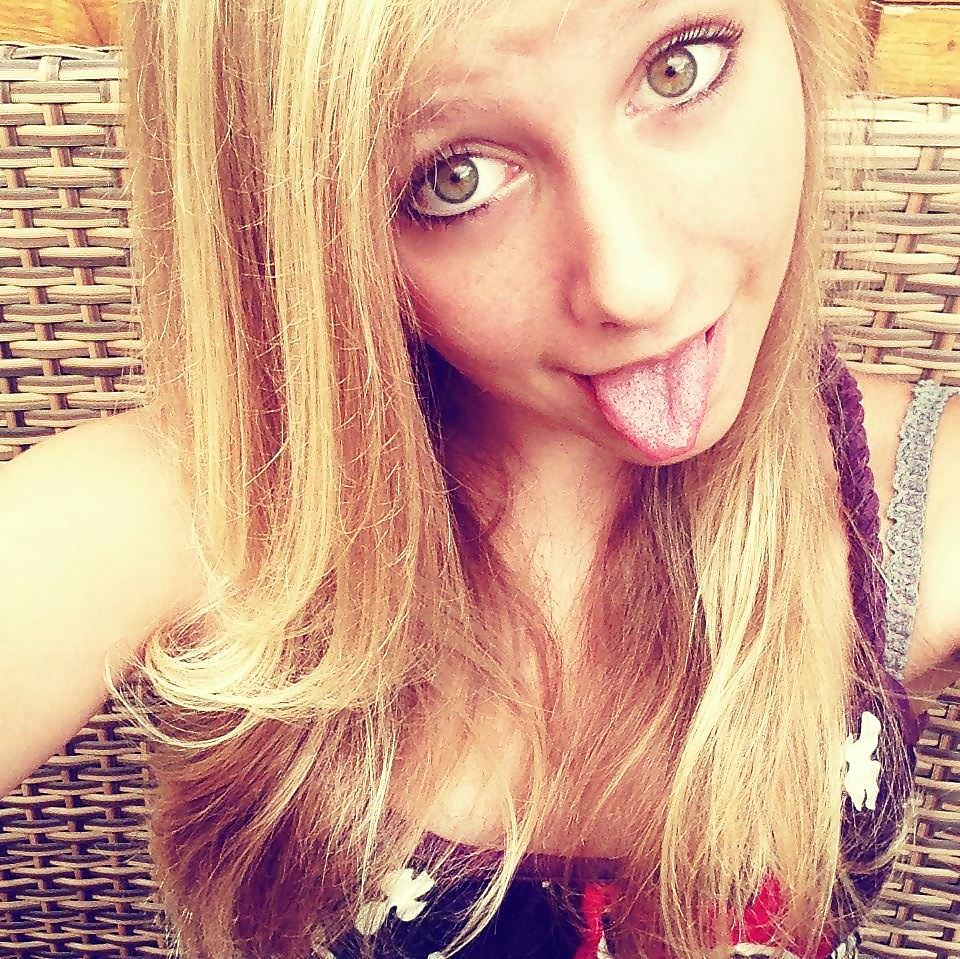 Facebook girl #8
 #34066359