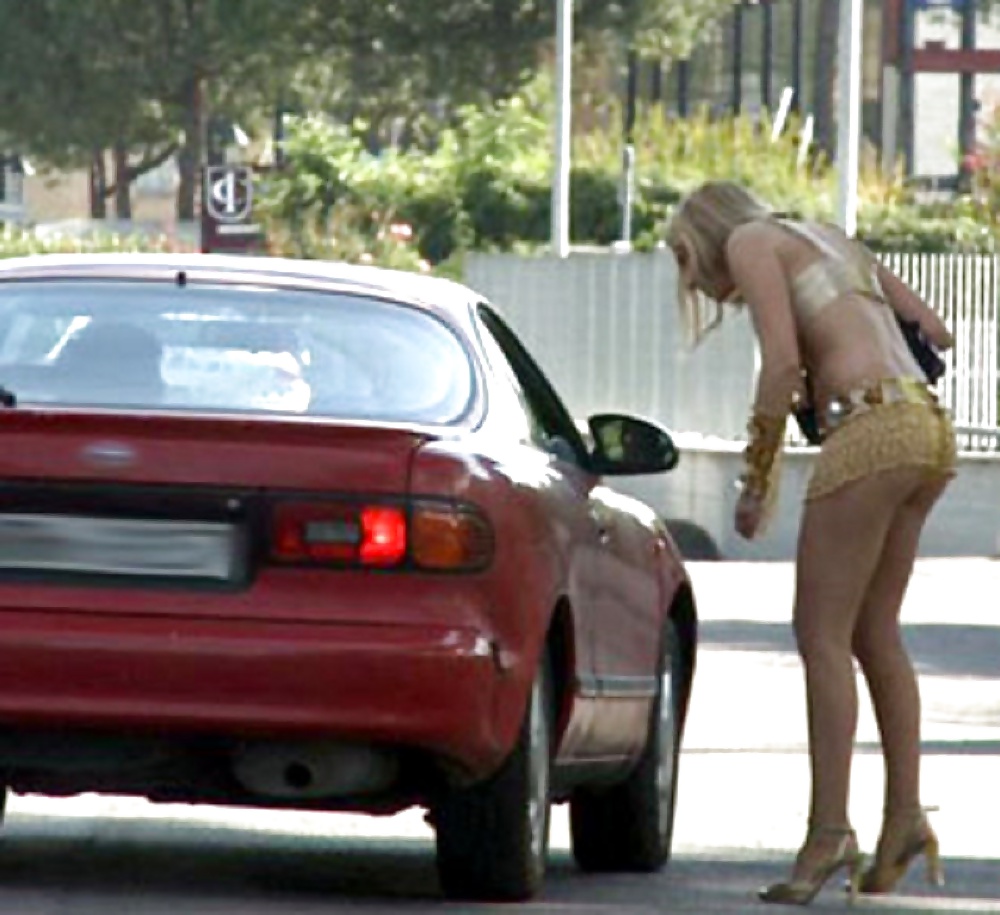 Prostitute di strada. donne che ammiro
 #31230272