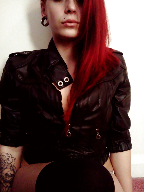 Redhead 32! #33673086