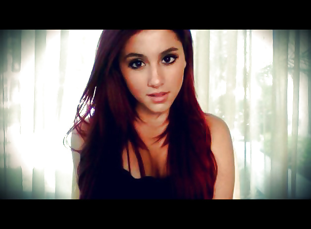 Ariana grande
 #29613321