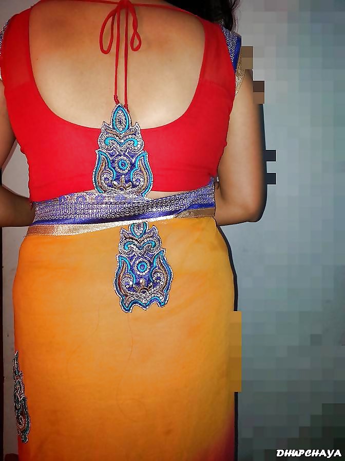 DESI SUPER HOT BHABHI SHOW HER SEXY ASSETS #26981903